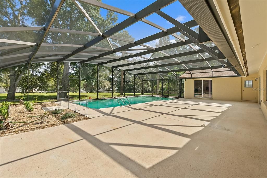 合同活跃: $720,000 (4 贝兹, 3 浴室, 2191 平方英尺)