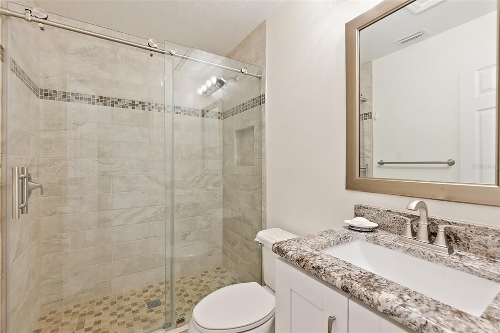 合同活跃: $720,000 (4 贝兹, 3 浴室, 2191 平方英尺)