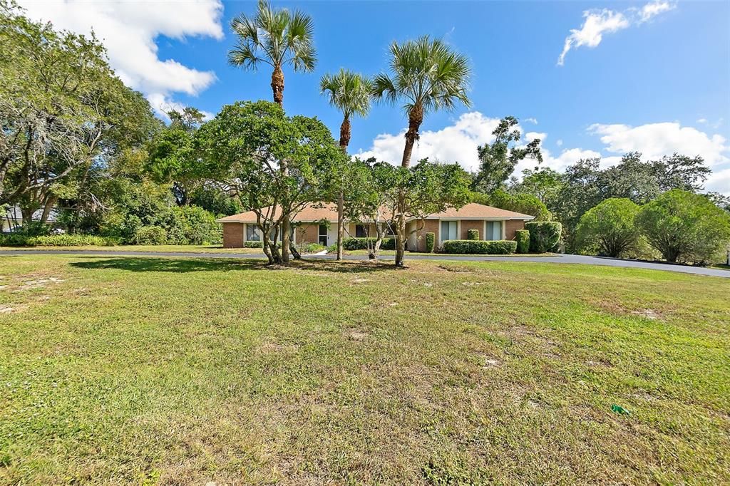 合同活跃: $720,000 (4 贝兹, 3 浴室, 2191 平方英尺)