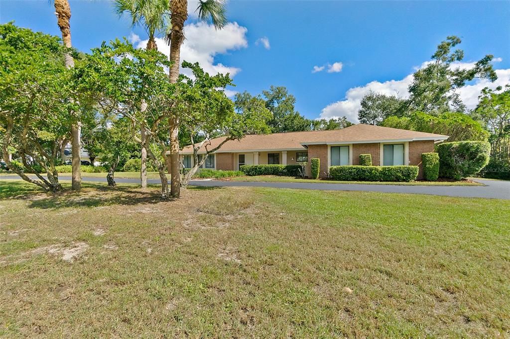 合同活跃: $720,000 (4 贝兹, 3 浴室, 2191 平方英尺)