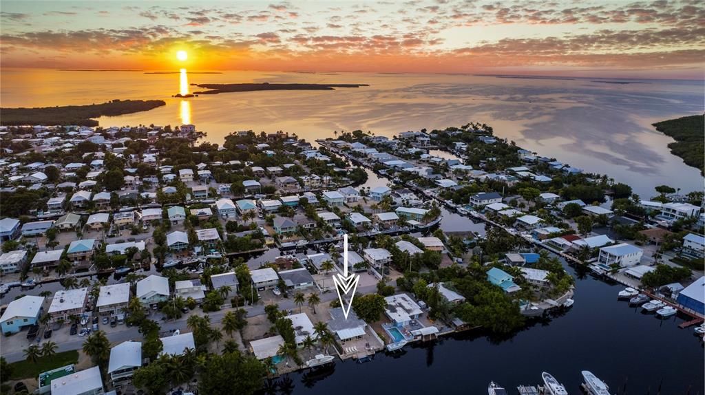 For Sale: $1,250,000 (3 beds, 3 baths, 1360 Square Feet)