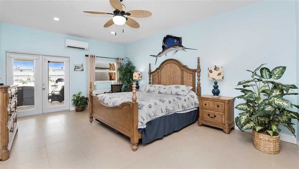 For Sale: $1,250,000 (3 beds, 3 baths, 1360 Square Feet)