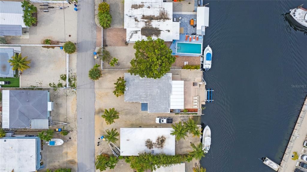 For Sale: $1,250,000 (3 beds, 3 baths, 1360 Square Feet)