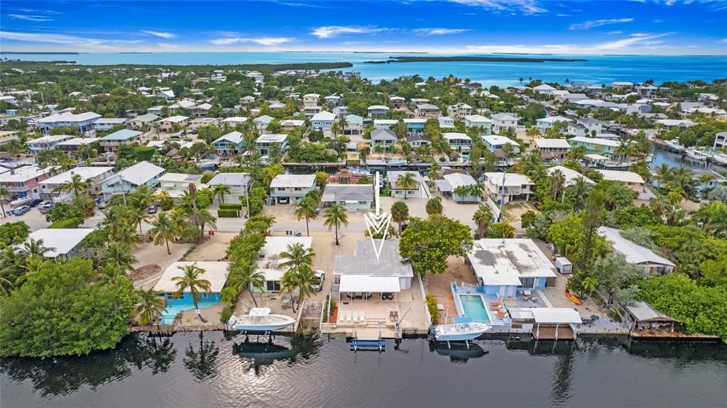 For Sale: $1,250,000 (3 beds, 3 baths, 1360 Square Feet)