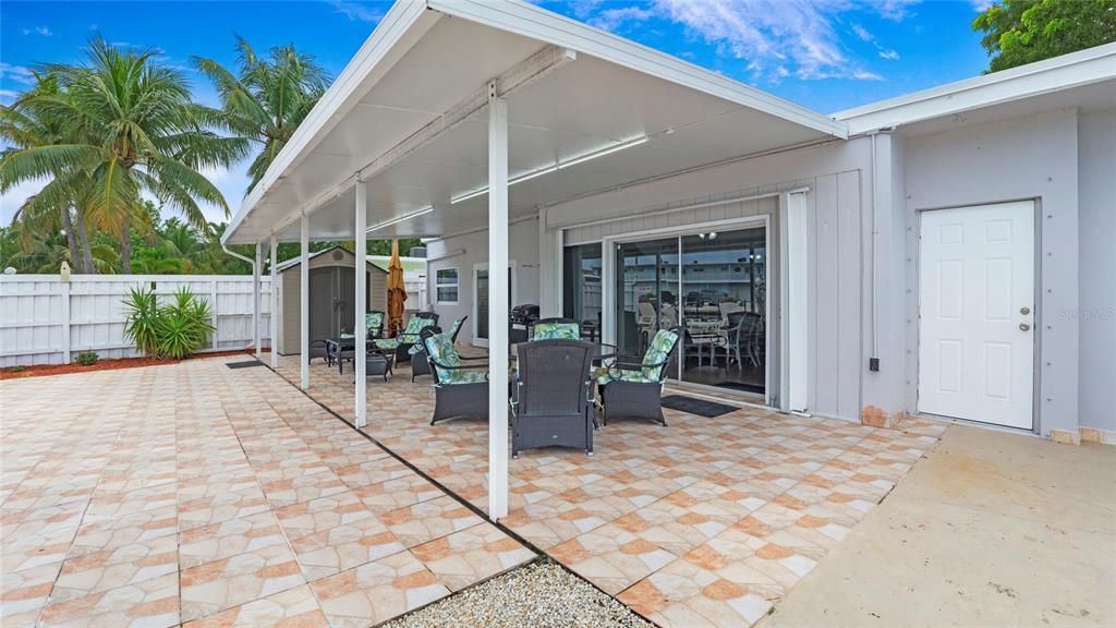 For Sale: $1,250,000 (3 beds, 3 baths, 1360 Square Feet)