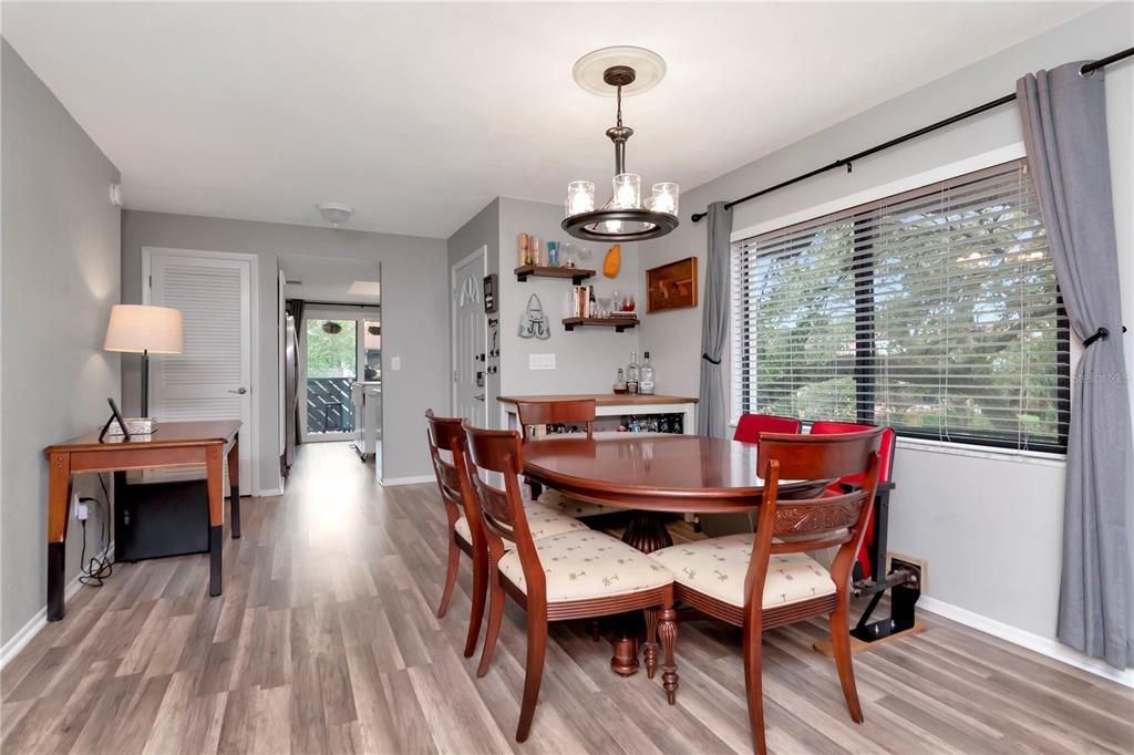 En Venta: $310,000 (3 camas, 2 baños, 1230 Pies cuadrados)