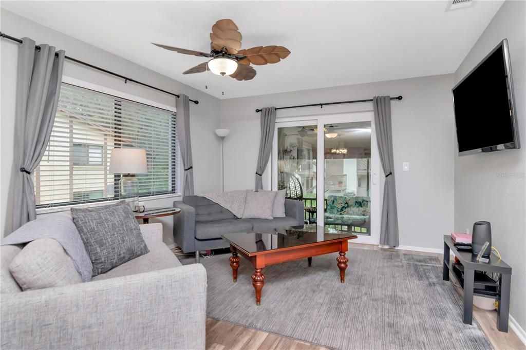 En Venta: $310,000 (3 camas, 2 baños, 1230 Pies cuadrados)