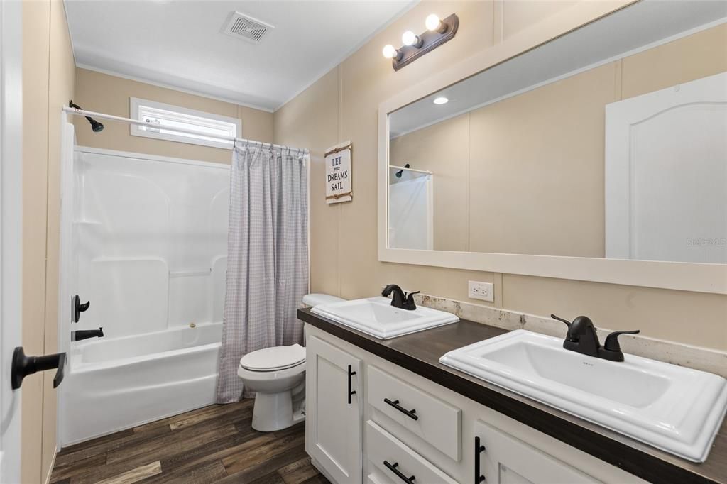 Active With Contract: $245,900 (4 beds, 2 baths, 1780 Square Feet)