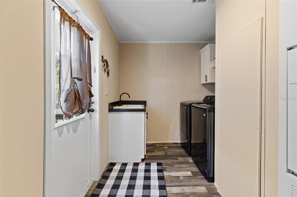 Active With Contract: $245,900 (4 beds, 2 baths, 1780 Square Feet)