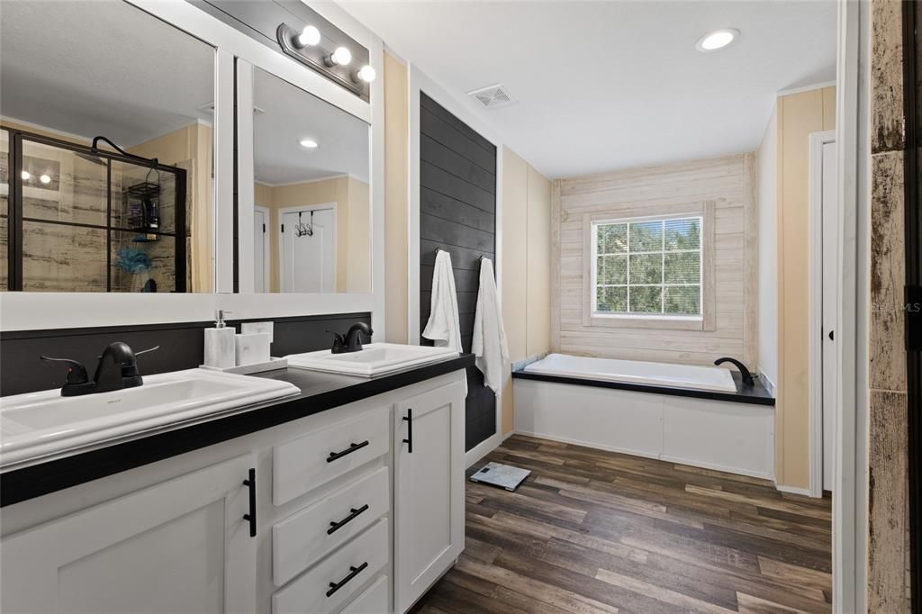 Active With Contract: $245,900 (4 beds, 2 baths, 1780 Square Feet)