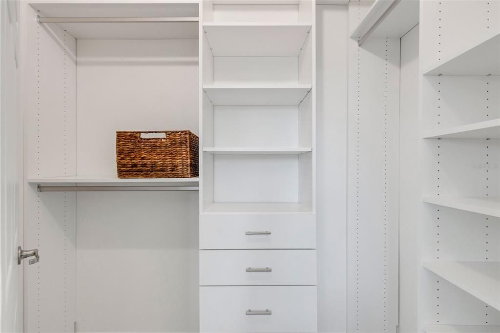 Под контрактом: $575,000 (3 спален, 2 ванн, 2108 Квадратных фут)