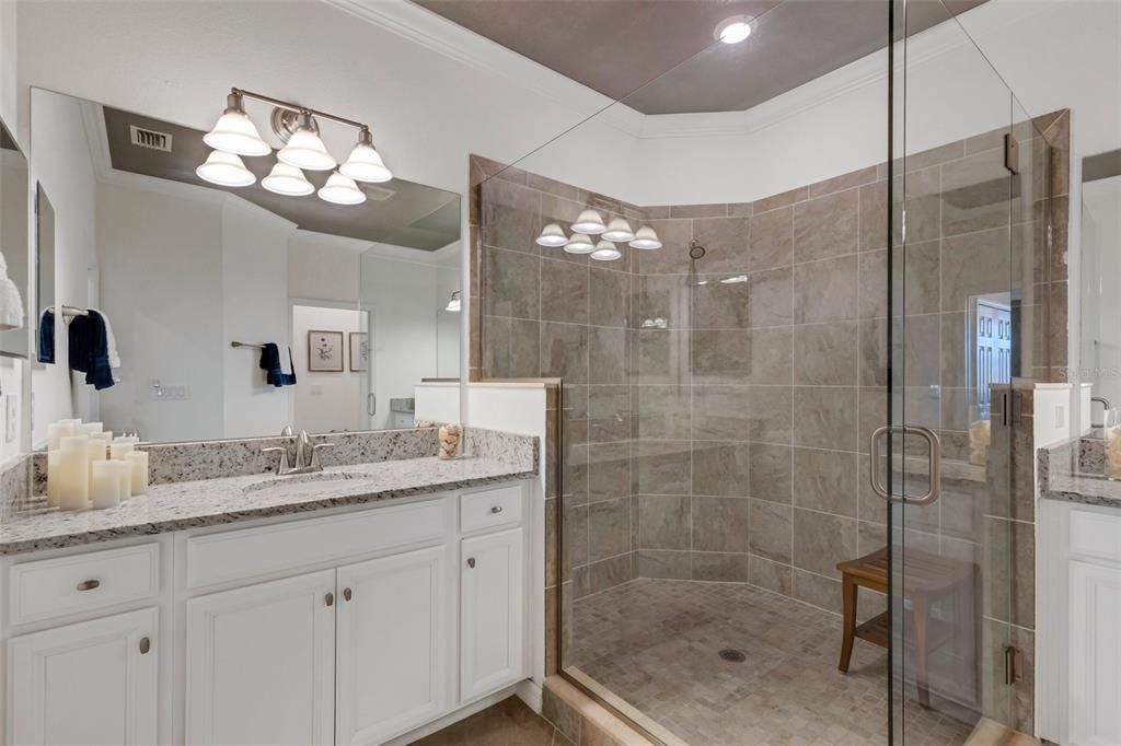 Под контрактом: $575,000 (3 спален, 2 ванн, 2108 Квадратных фут)