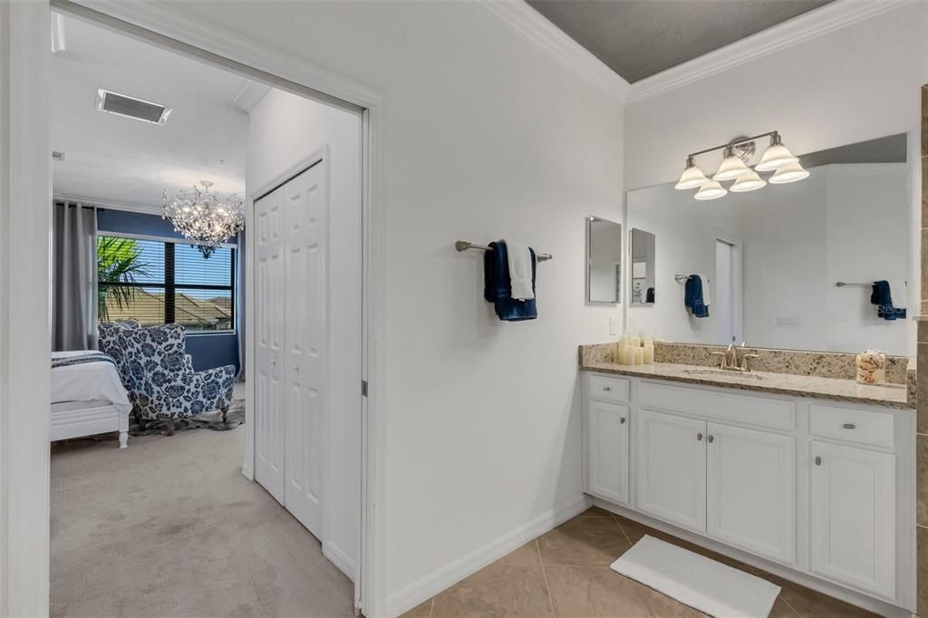 Под контрактом: $575,000 (3 спален, 2 ванн, 2108 Квадратных фут)