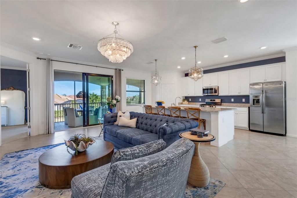 Под контрактом: $575,000 (3 спален, 2 ванн, 2108 Квадратных фут)