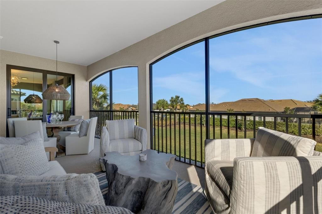 Под контрактом: $575,000 (3 спален, 2 ванн, 2108 Квадратных фут)