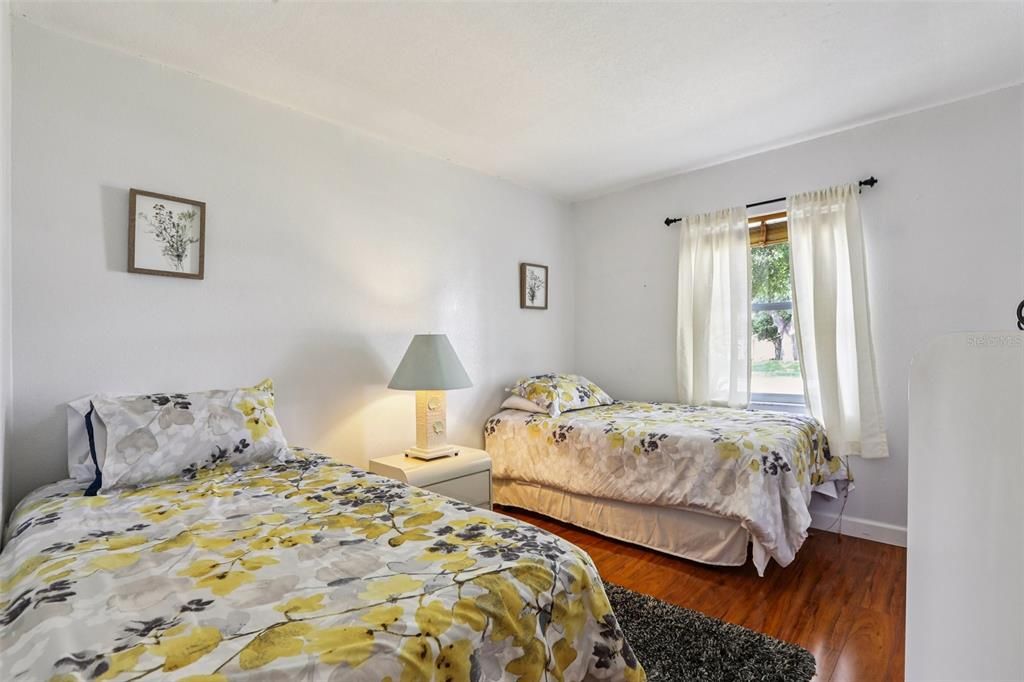 Activo con contrato: $380,000 (4 camas, 2 baños, 1401 Pies cuadrados)