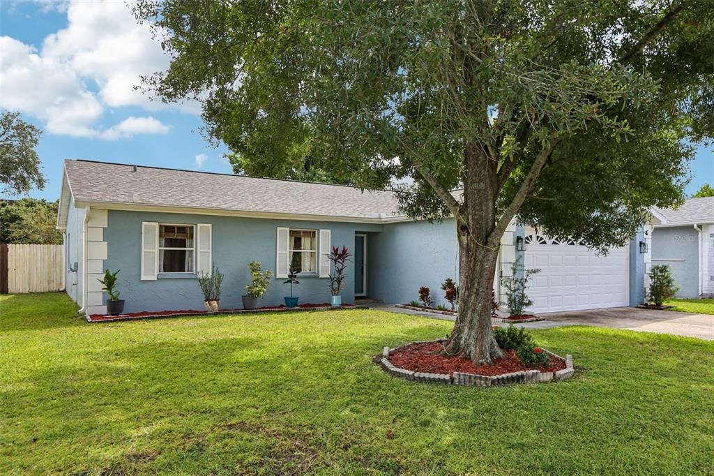 Activo con contrato: $380,000 (4 camas, 2 baños, 1401 Pies cuadrados)