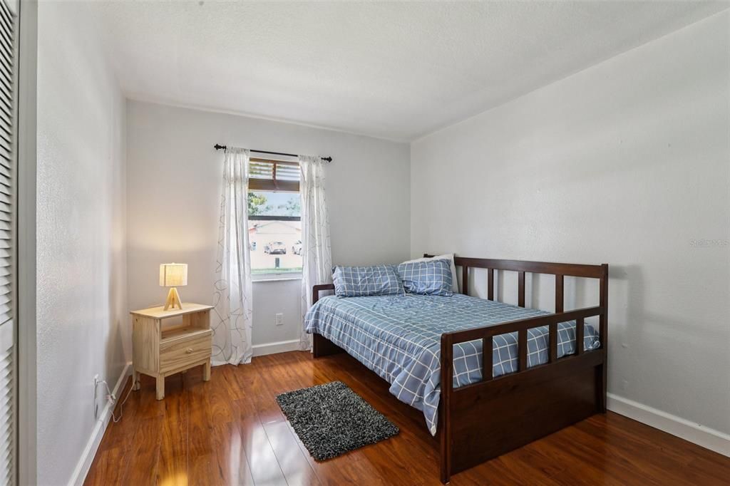 Activo con contrato: $380,000 (4 camas, 2 baños, 1401 Pies cuadrados)