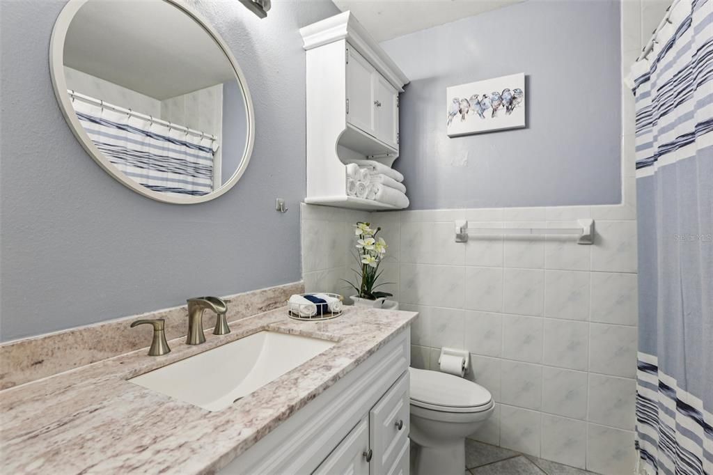 Activo con contrato: $380,000 (4 camas, 2 baños, 1401 Pies cuadrados)