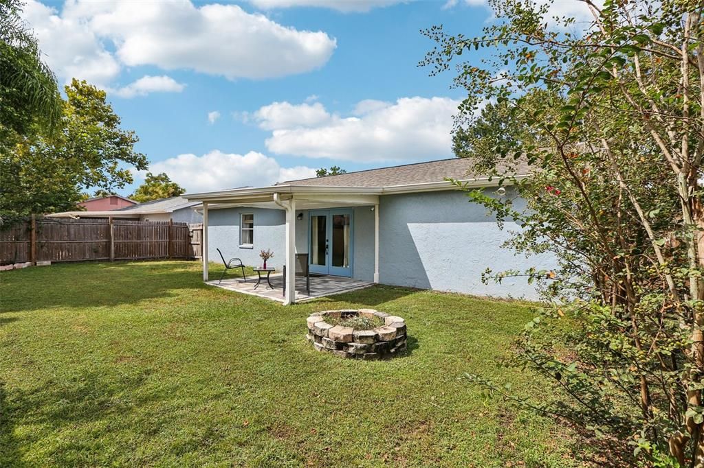 Activo con contrato: $380,000 (4 camas, 2 baños, 1401 Pies cuadrados)