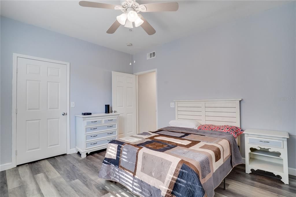 En Venta: $145,000 (2 camas, 2 baños, 1051 Pies cuadrados)