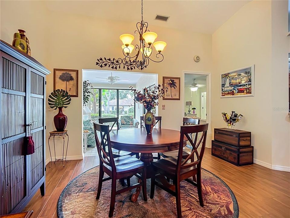 Activo con contrato: $279,900 (2 camas, 2 baños, 1443 Pies cuadrados)