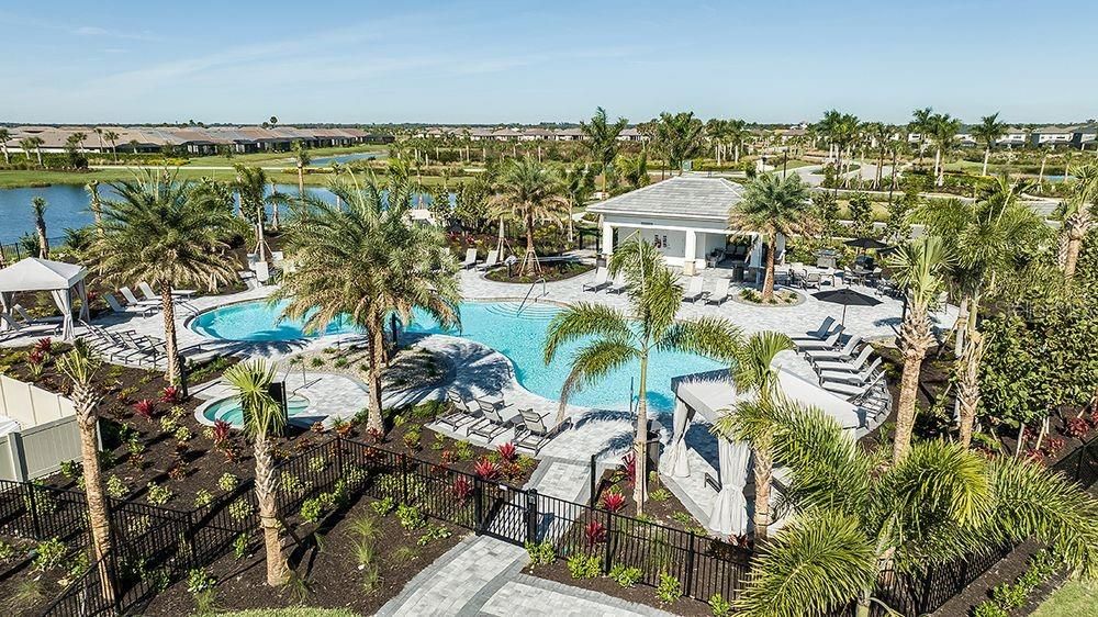 Active With Contract: $688,804 (3 beds, 3 baths, 2100 Square Feet)