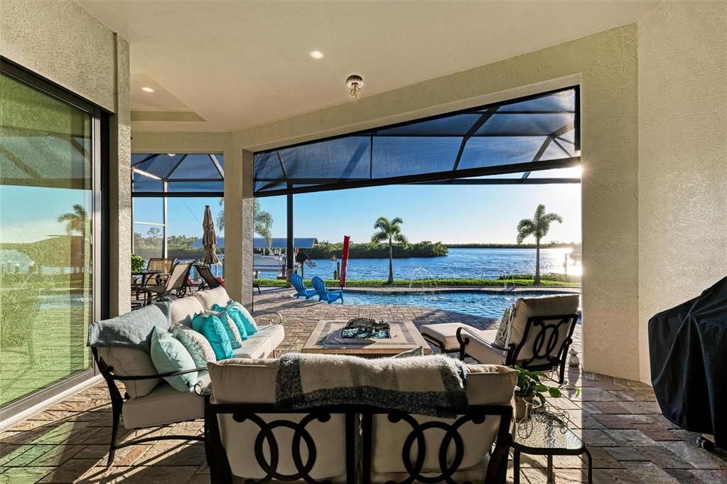 For Sale: $1,425,000 (3 beds, 3 baths, 2643 Square Feet)