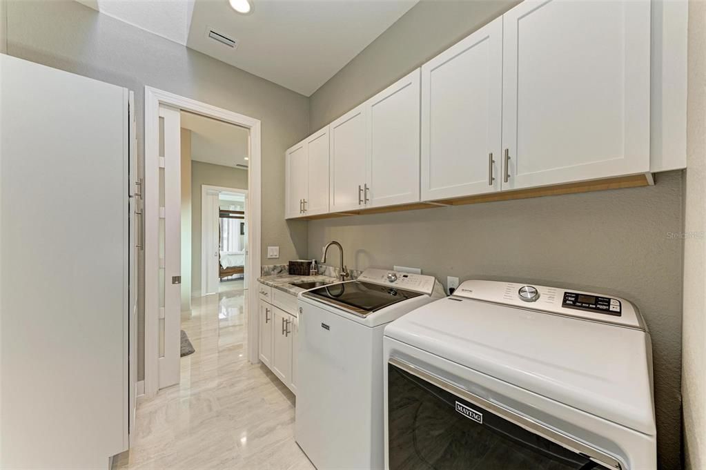 For Sale: $1,425,000 (3 beds, 3 baths, 2643 Square Feet)