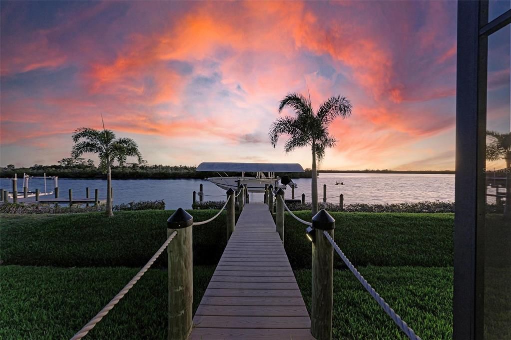 For Sale: $1,425,000 (3 beds, 3 baths, 2643 Square Feet)