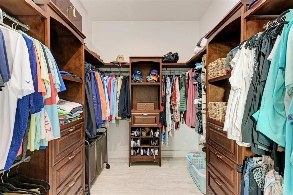 For Sale: $1,425,000 (3 beds, 3 baths, 2643 Square Feet)