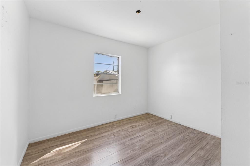 На продажу: $275,000 (3 спален, 1 ванн, 1176 Квадратных фут)