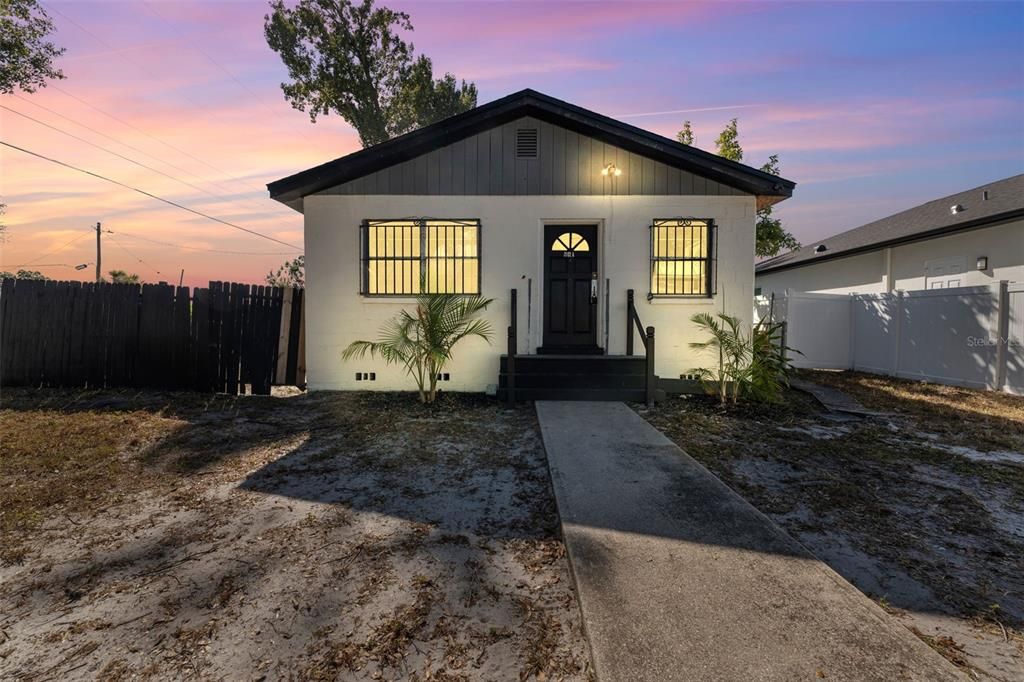 На продажу: $275,000 (3 спален, 1 ванн, 1176 Квадратных фут)