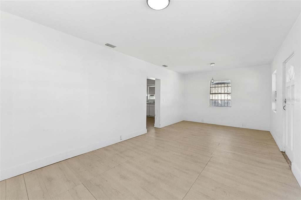 На продажу: $275,000 (3 спален, 1 ванн, 1176 Квадратных фут)