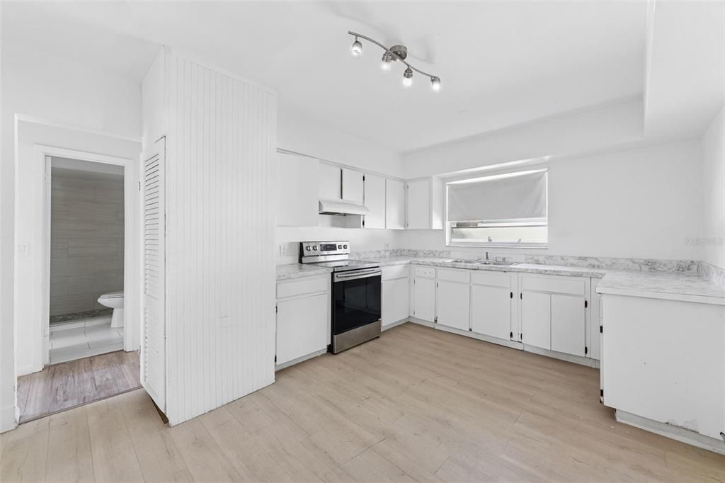 На продажу: $275,000 (3 спален, 1 ванн, 1176 Квадратных фут)