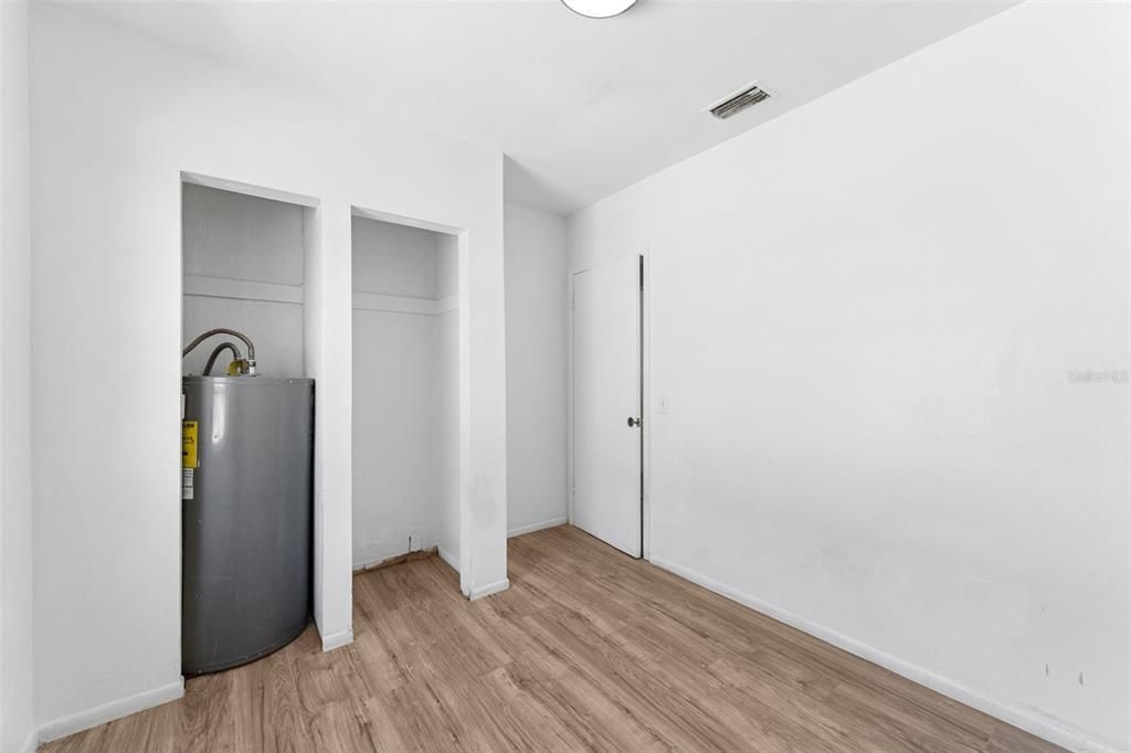 На продажу: $275,000 (3 спален, 1 ванн, 1176 Квадратных фут)