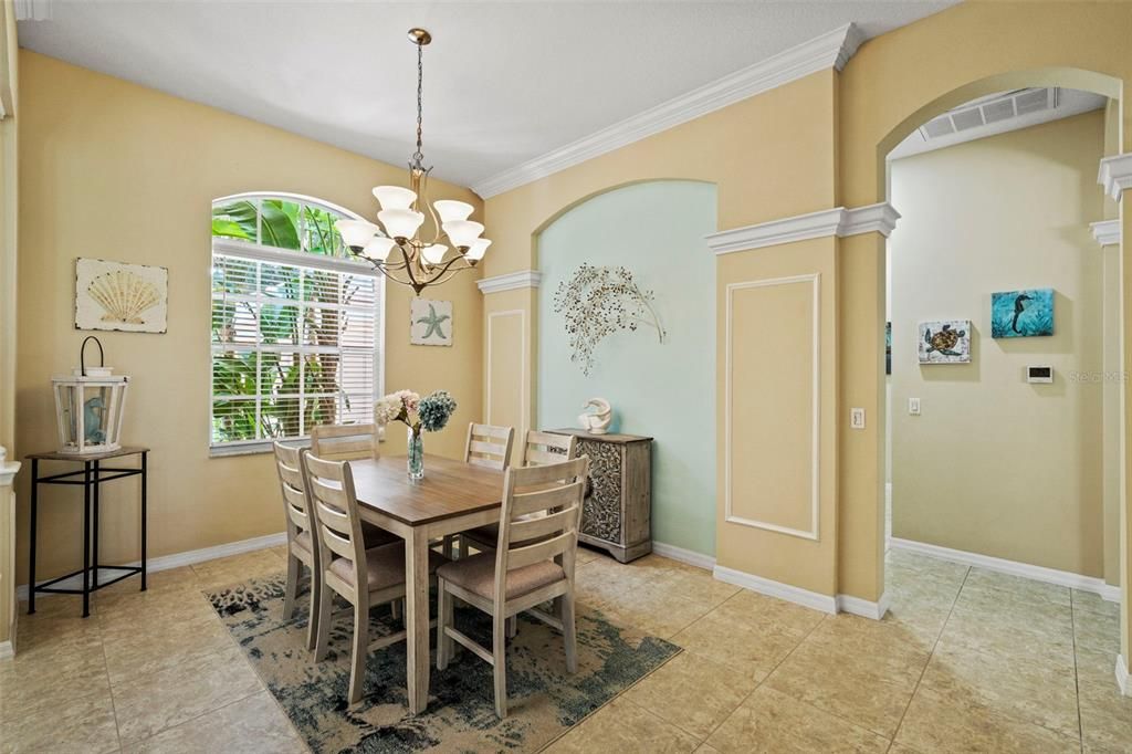 Activo con contrato: $725,000 (4 camas, 3 baños, 2749 Pies cuadrados)