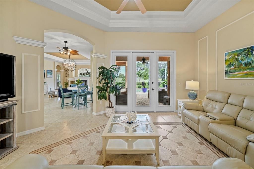 Activo con contrato: $725,000 (4 camas, 3 baños, 2749 Pies cuadrados)