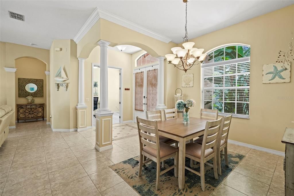 Activo con contrato: $725,000 (4 camas, 3 baños, 2749 Pies cuadrados)