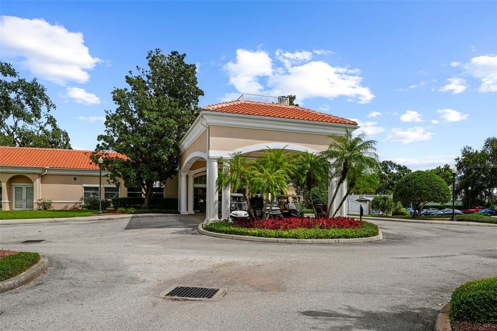 Activo con contrato: $725,000 (4 camas, 3 baños, 2749 Pies cuadrados)