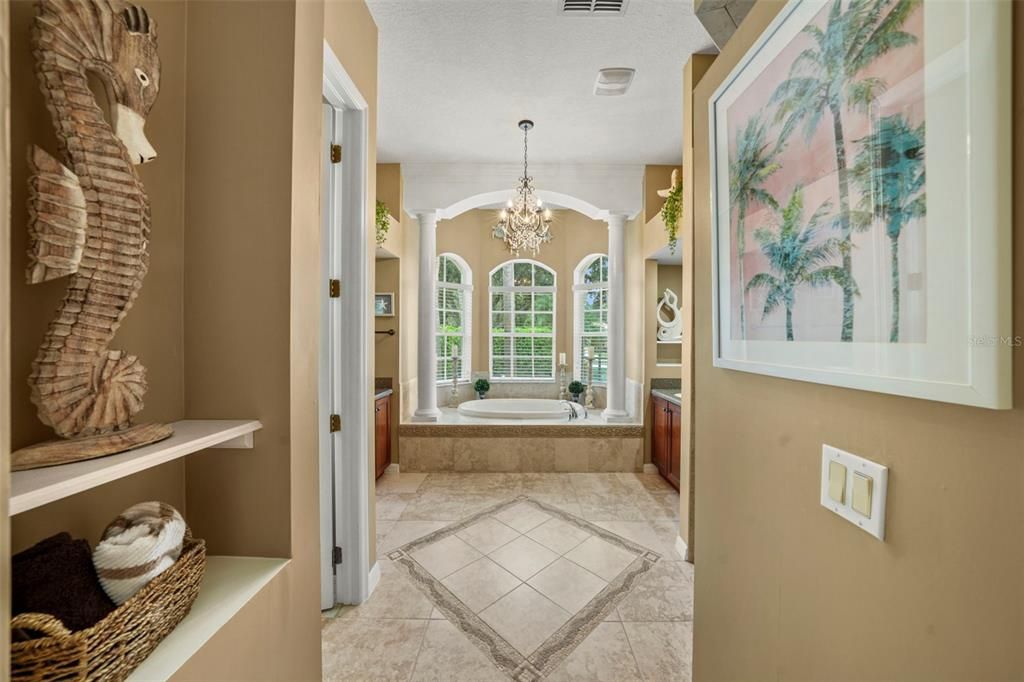 Activo con contrato: $725,000 (4 camas, 3 baños, 2749 Pies cuadrados)