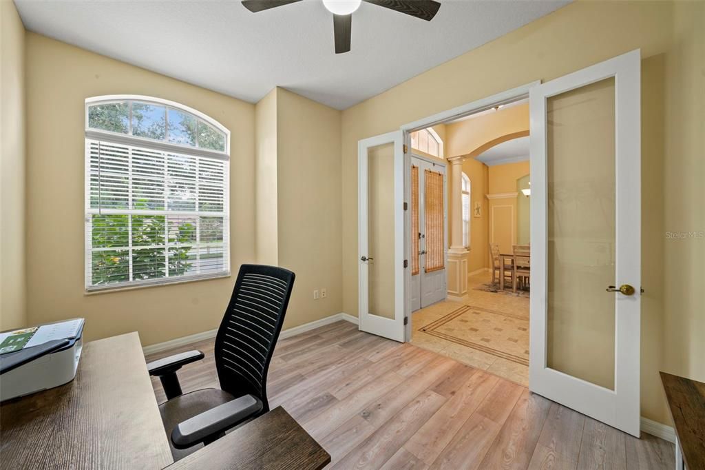 Activo con contrato: $725,000 (4 camas, 3 baños, 2749 Pies cuadrados)