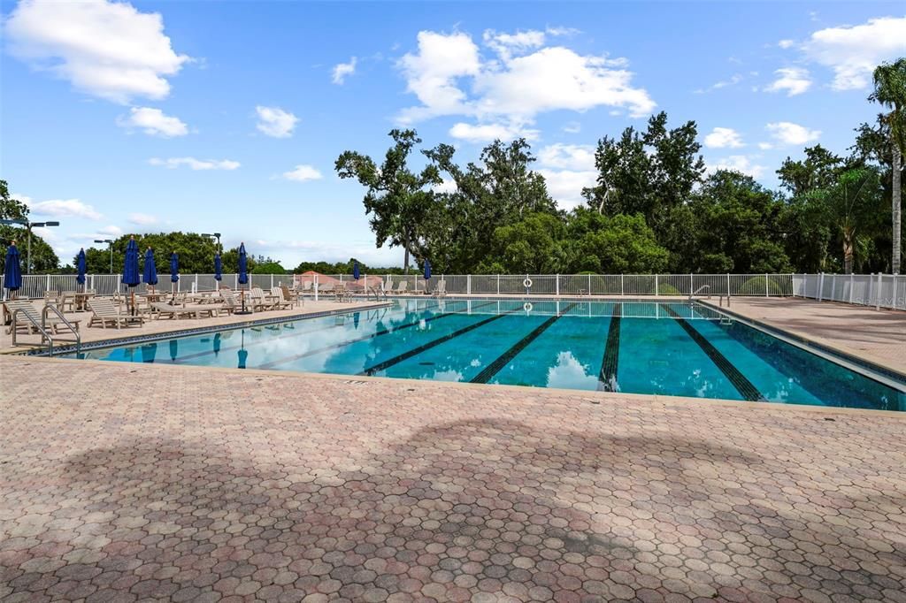 Activo con contrato: $725,000 (4 camas, 3 baños, 2749 Pies cuadrados)