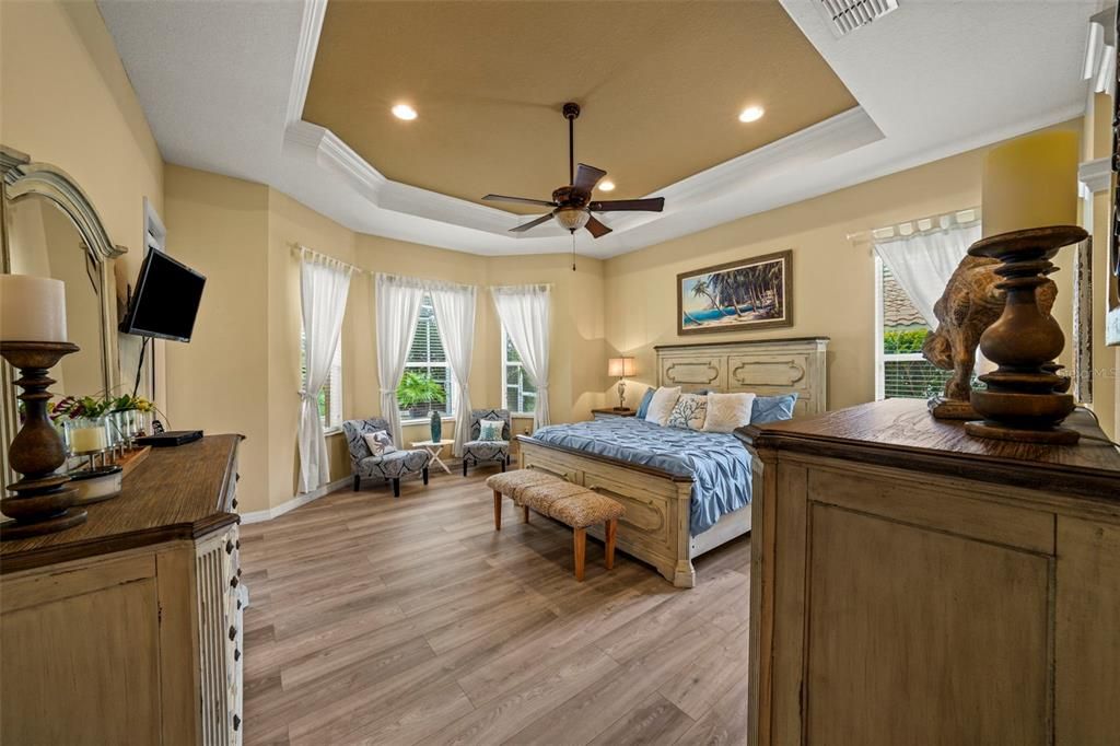 Activo con contrato: $725,000 (4 camas, 3 baños, 2749 Pies cuadrados)