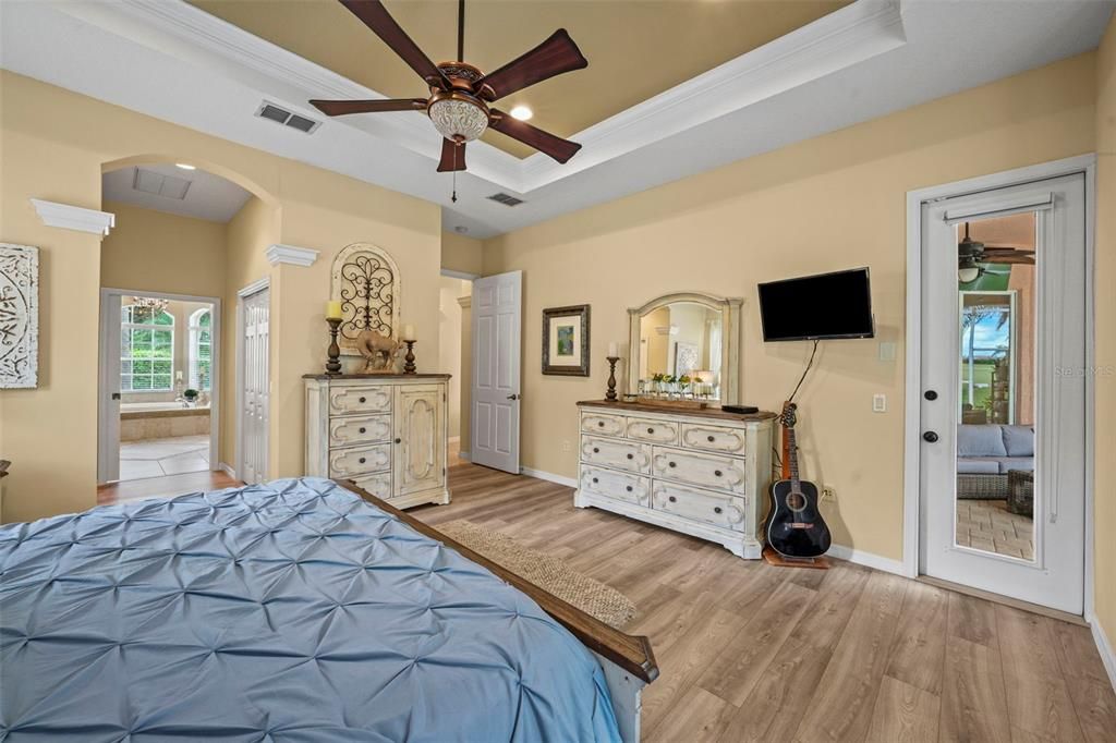 Activo con contrato: $725,000 (4 camas, 3 baños, 2749 Pies cuadrados)