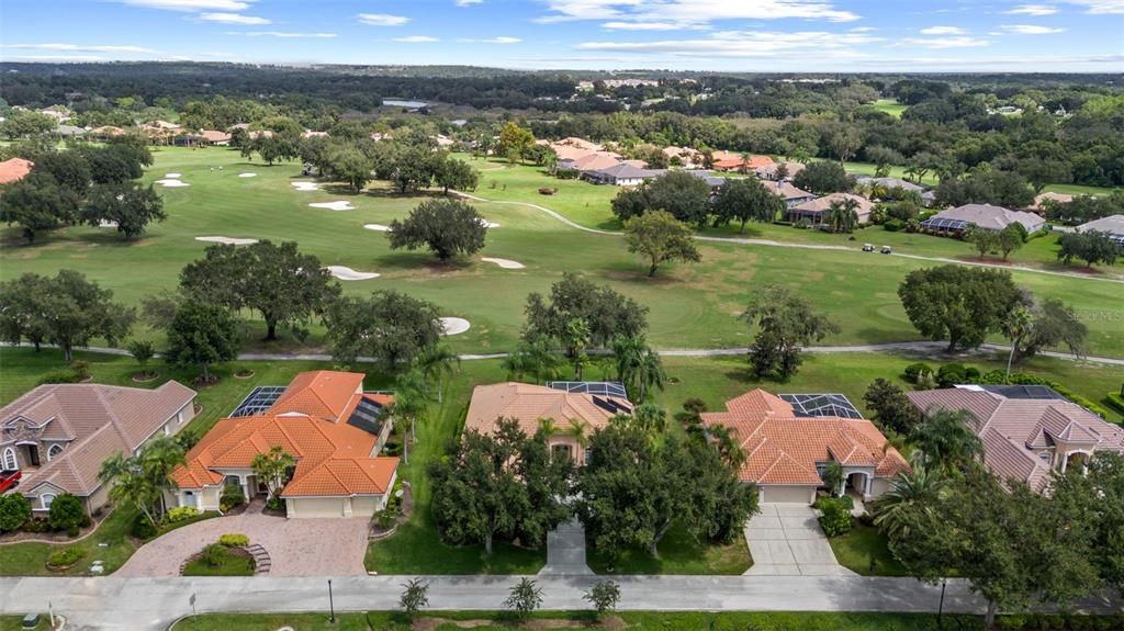 Activo con contrato: $725,000 (4 camas, 3 baños, 2749 Pies cuadrados)