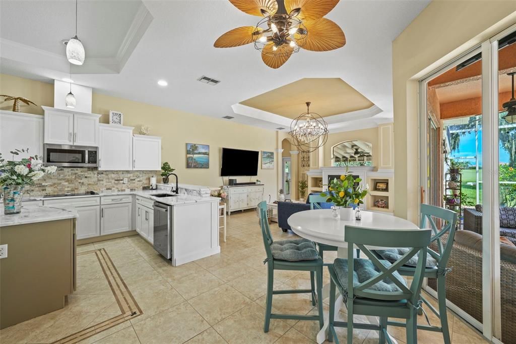 Activo con contrato: $725,000 (4 camas, 3 baños, 2749 Pies cuadrados)