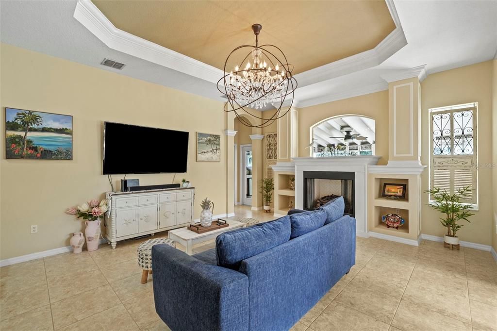 Activo con contrato: $725,000 (4 camas, 3 baños, 2749 Pies cuadrados)