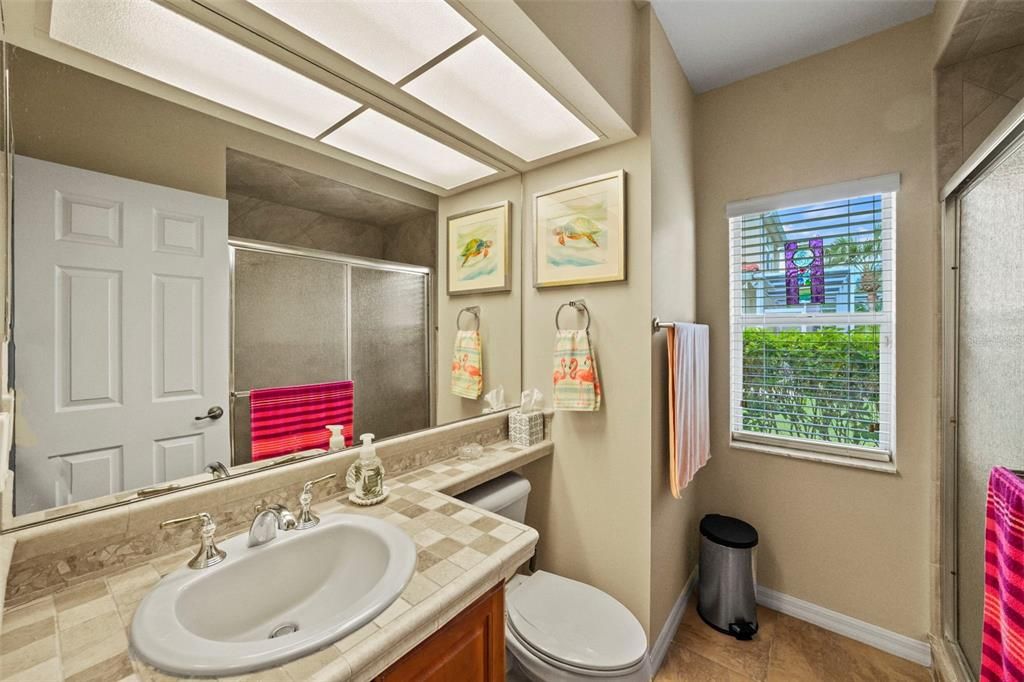 Activo con contrato: $725,000 (4 camas, 3 baños, 2749 Pies cuadrados)