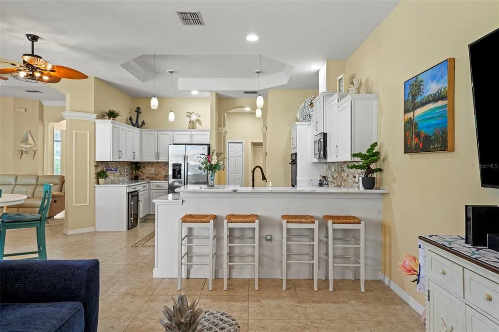 Activo con contrato: $725,000 (4 camas, 3 baños, 2749 Pies cuadrados)